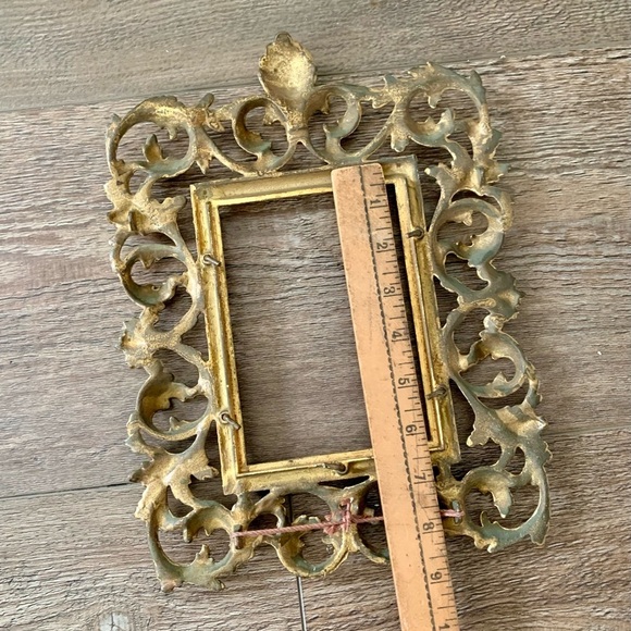 vintage victorian ornate brass picture frame 8/12” - Picture 8 of 11